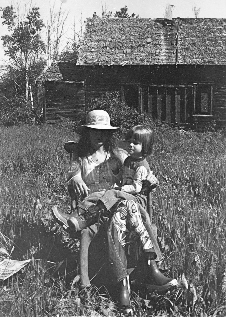 tom-and-boo-on-the-rocking-chair-country-version-1